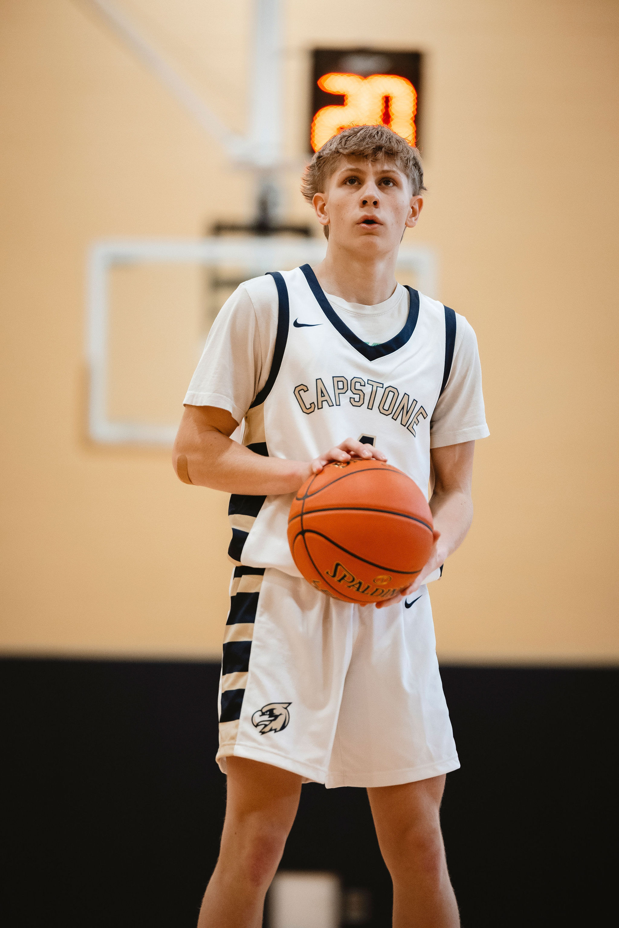 captone jv basketball boy