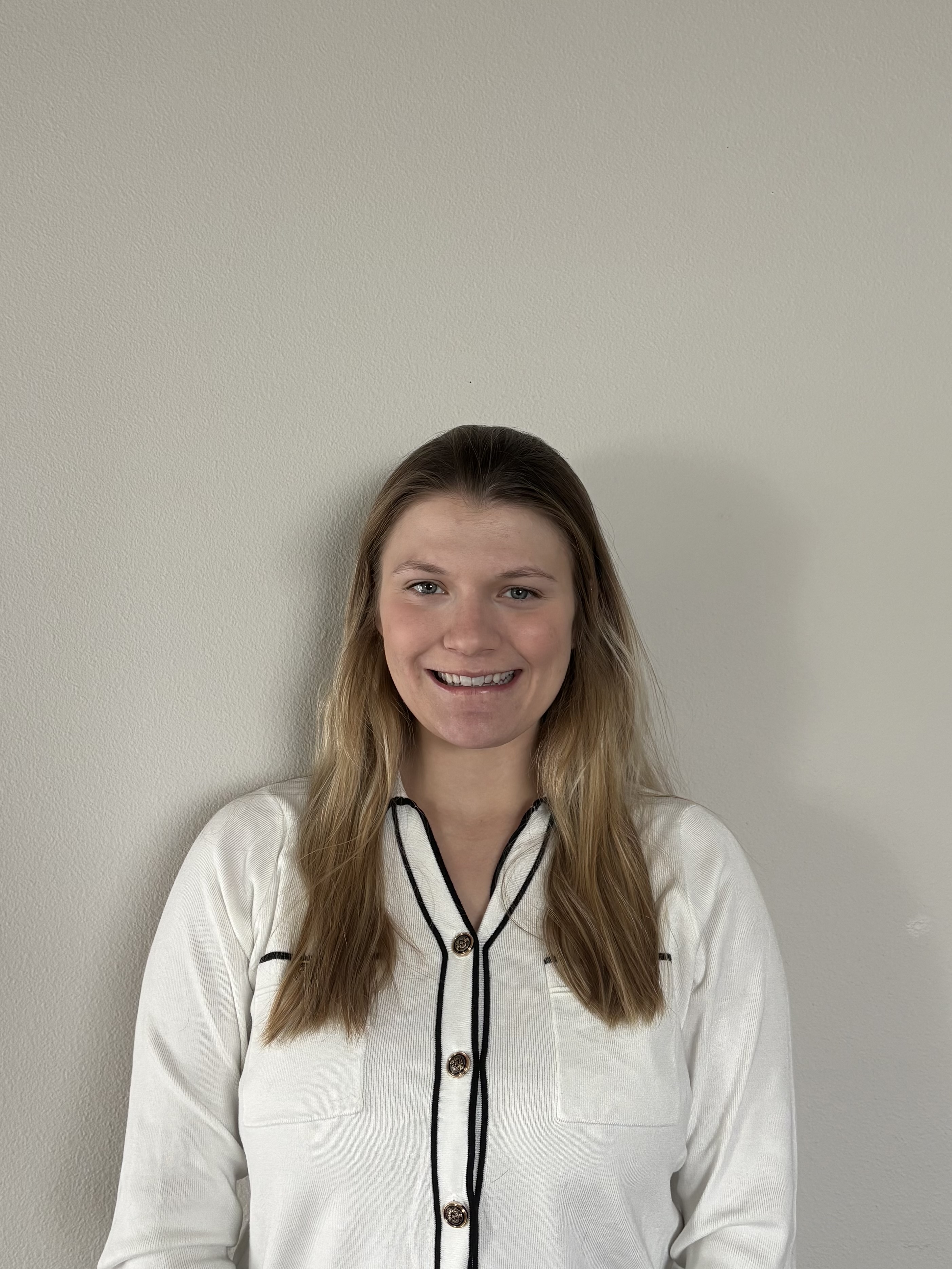 Georgia Thompson headshot